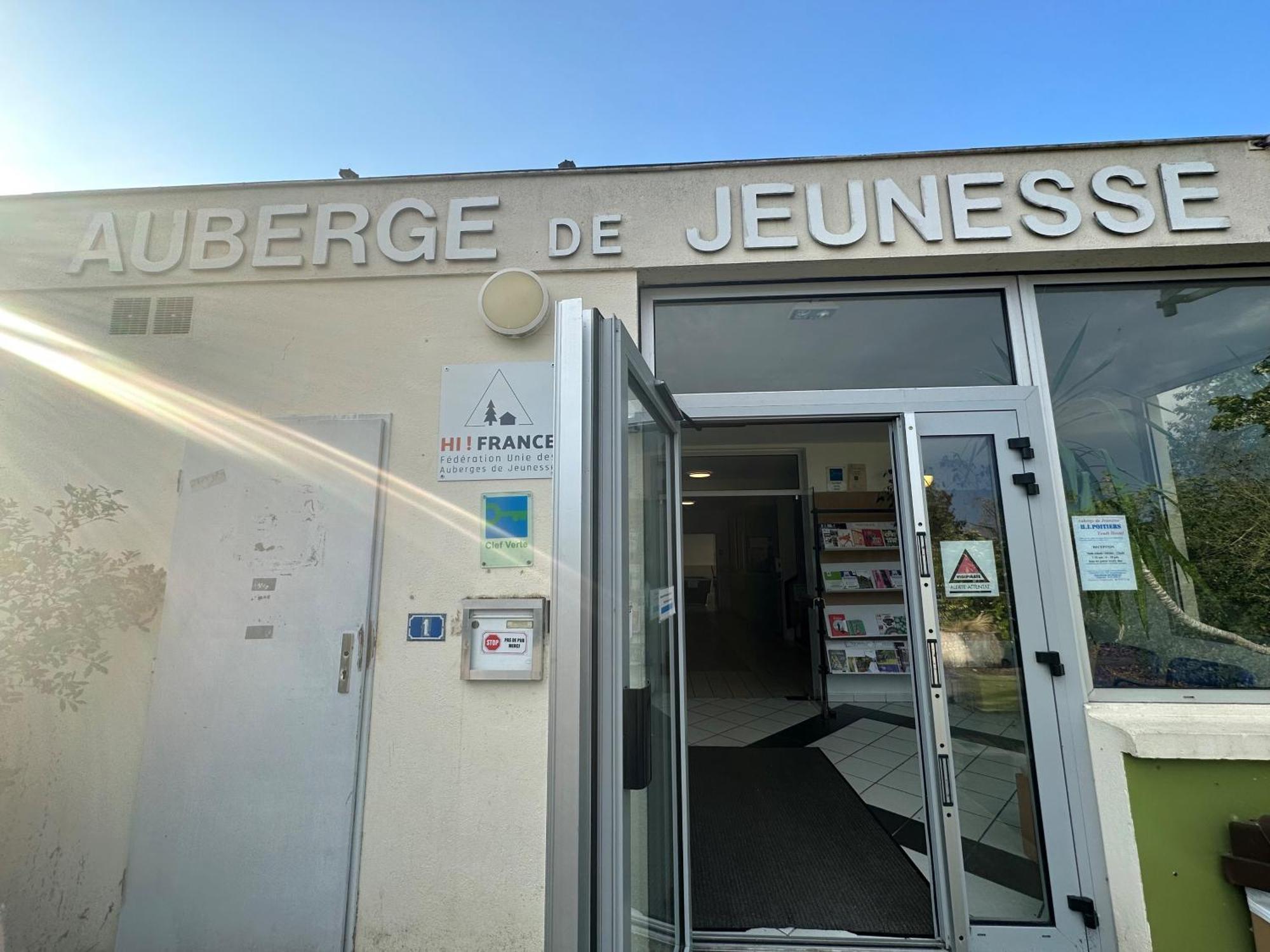 Auberge De Jeunesse Hi Poitiers Luaran gambar