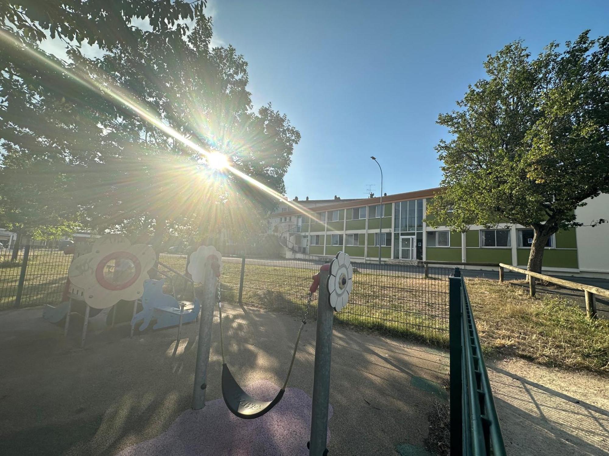 Auberge De Jeunesse Hi Poitiers Luaran gambar