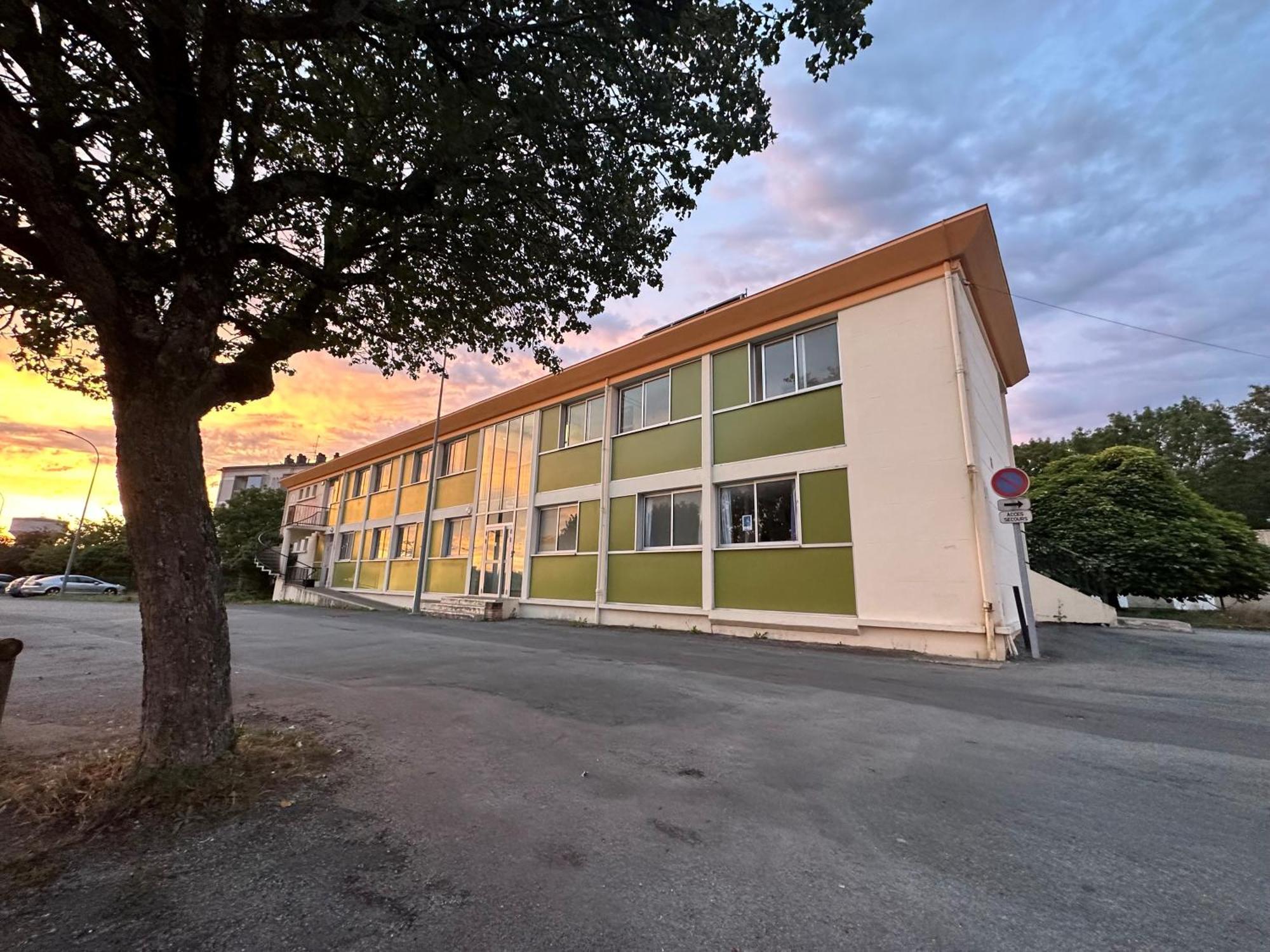Auberge De Jeunesse Hi Poitiers Luaran gambar